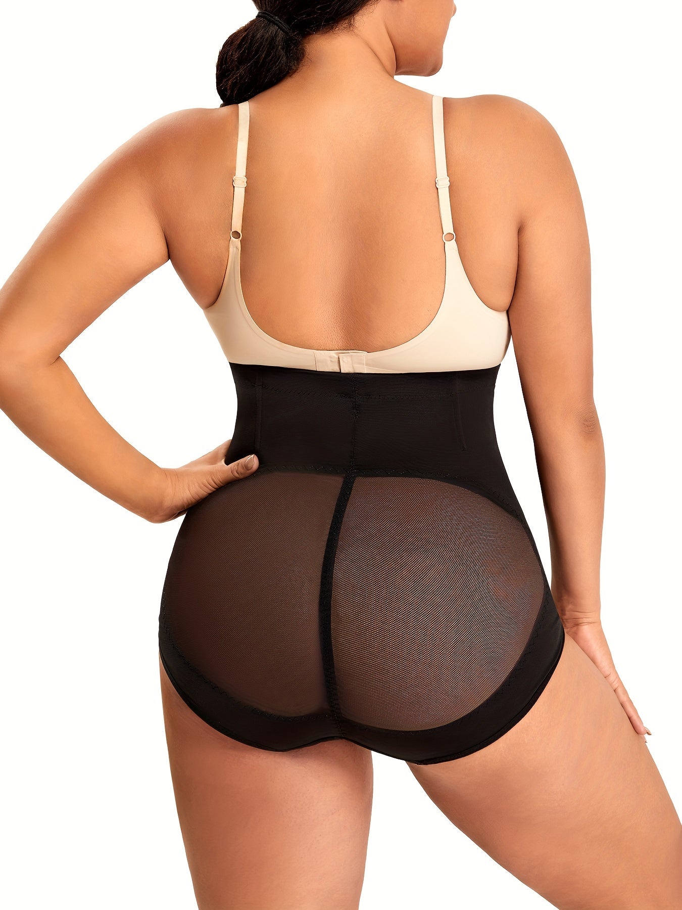 High-waisted plus size shapewear with hook front closure and mesh fabric that lifts and shapes the buttocks naturally.